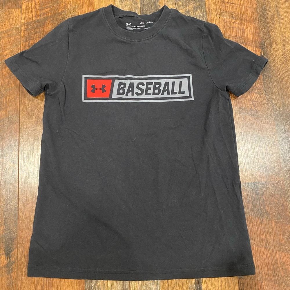 Under Armour boys black baseball short sleeve shirt size small